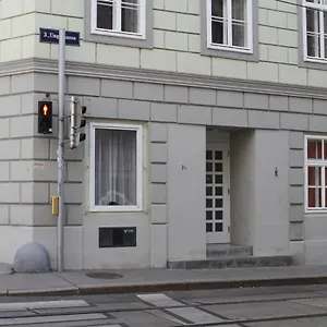 Stadtpark Homestay Vienna